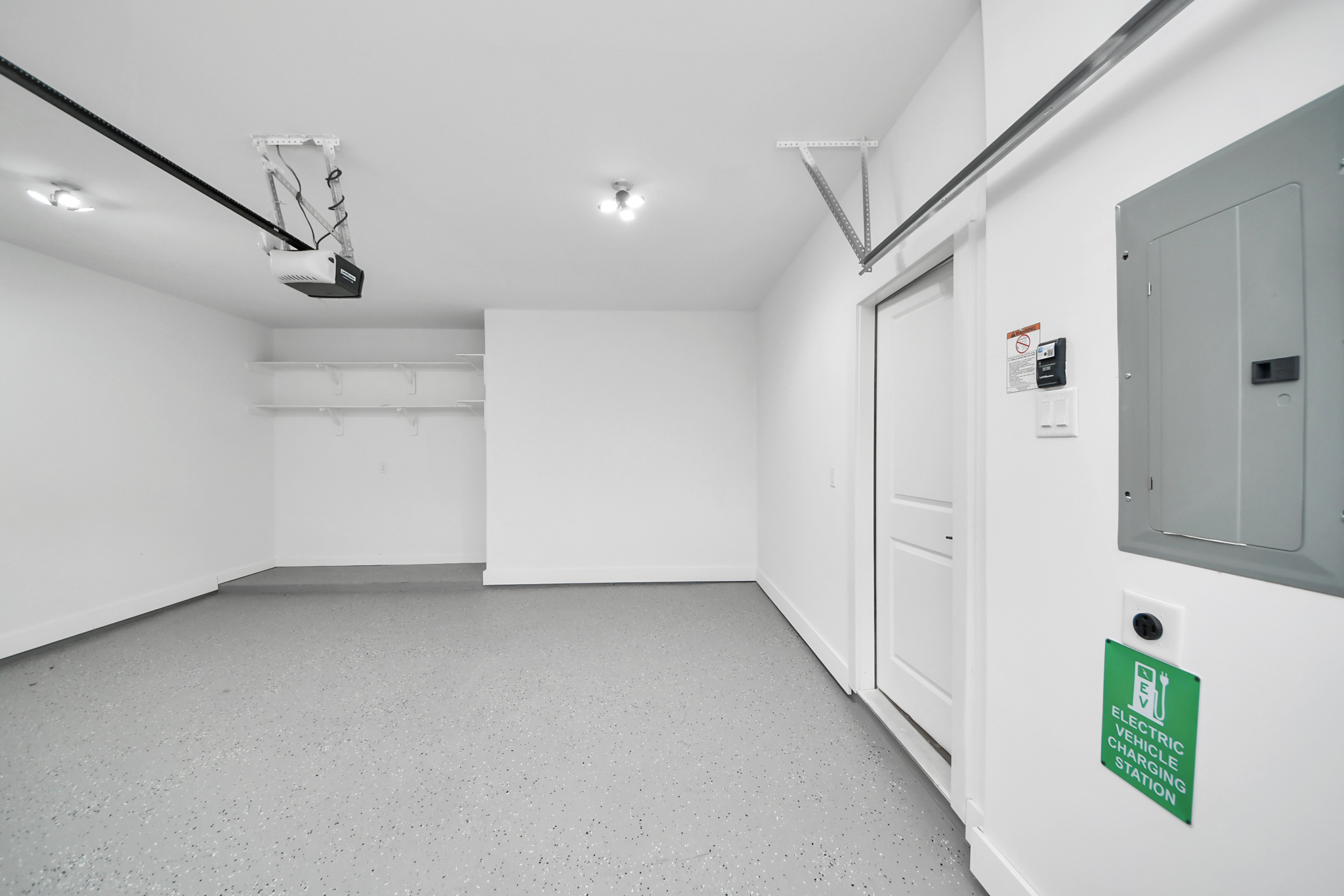 2709 Dennis St – Photo 6