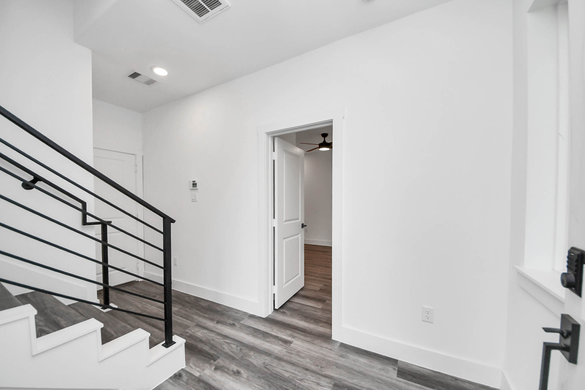 2709 Dennis St – Photo 7