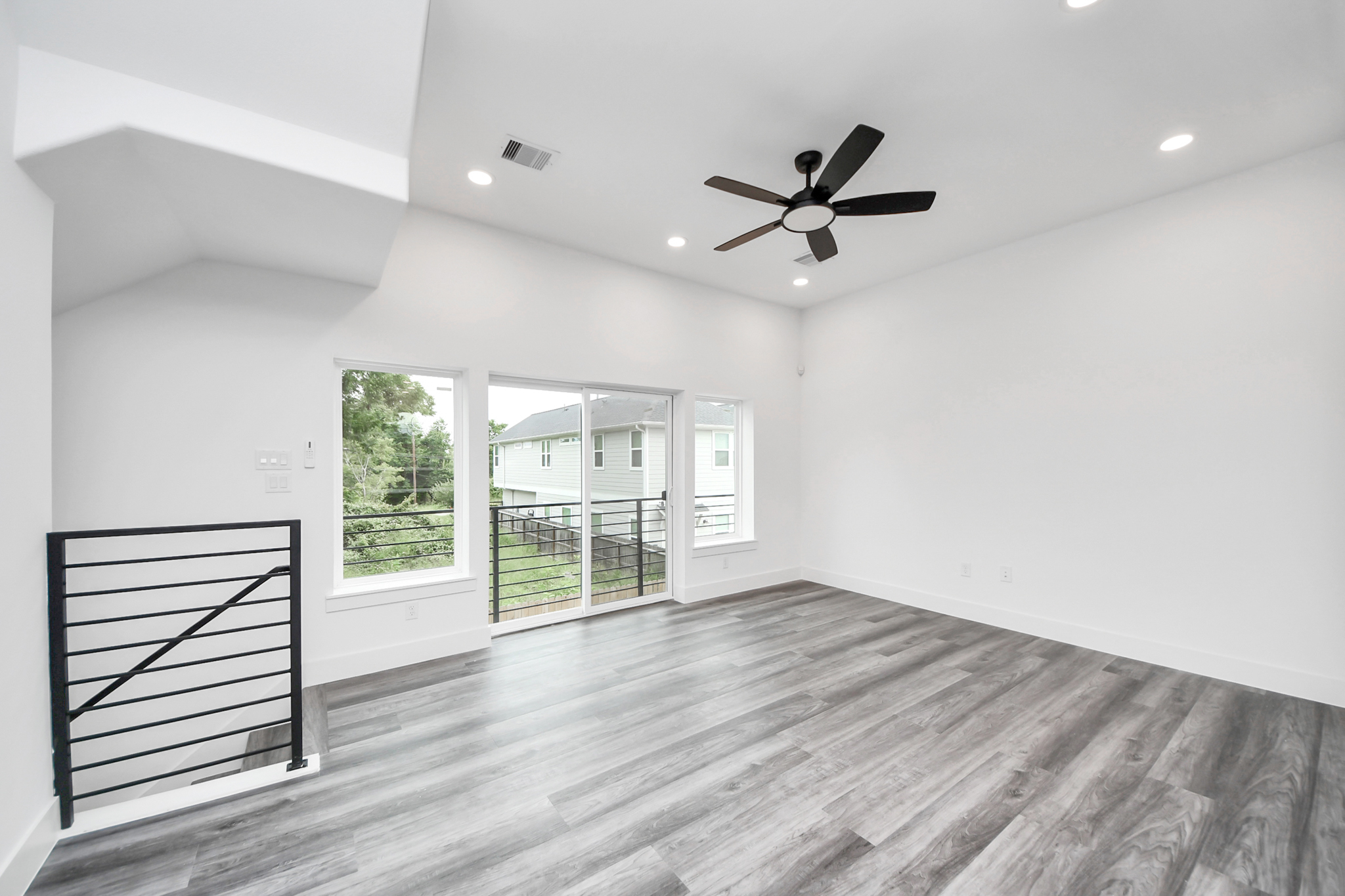 2709 Dennis St – Photo 12