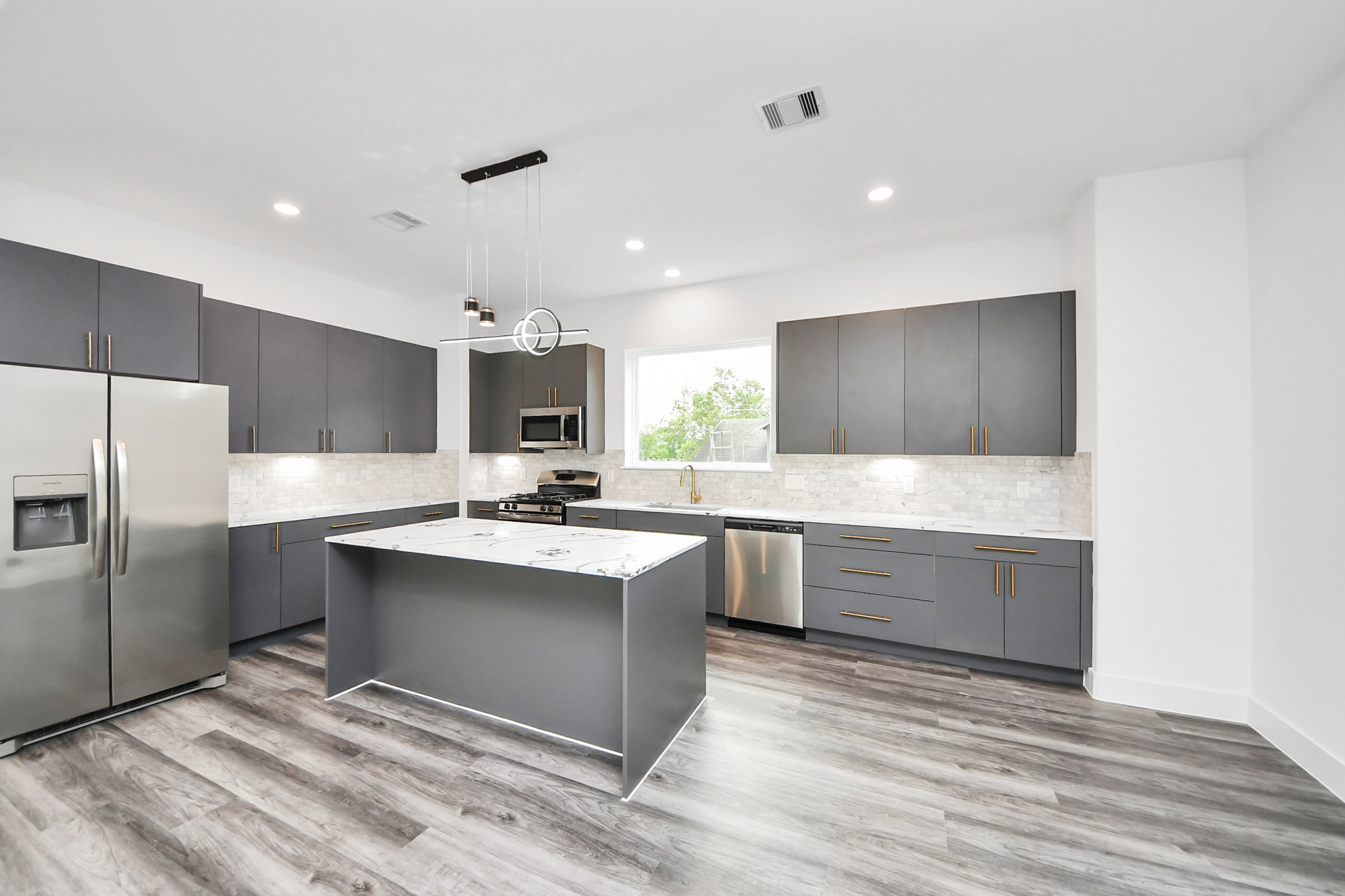 2709 Dennis St – Photo 17