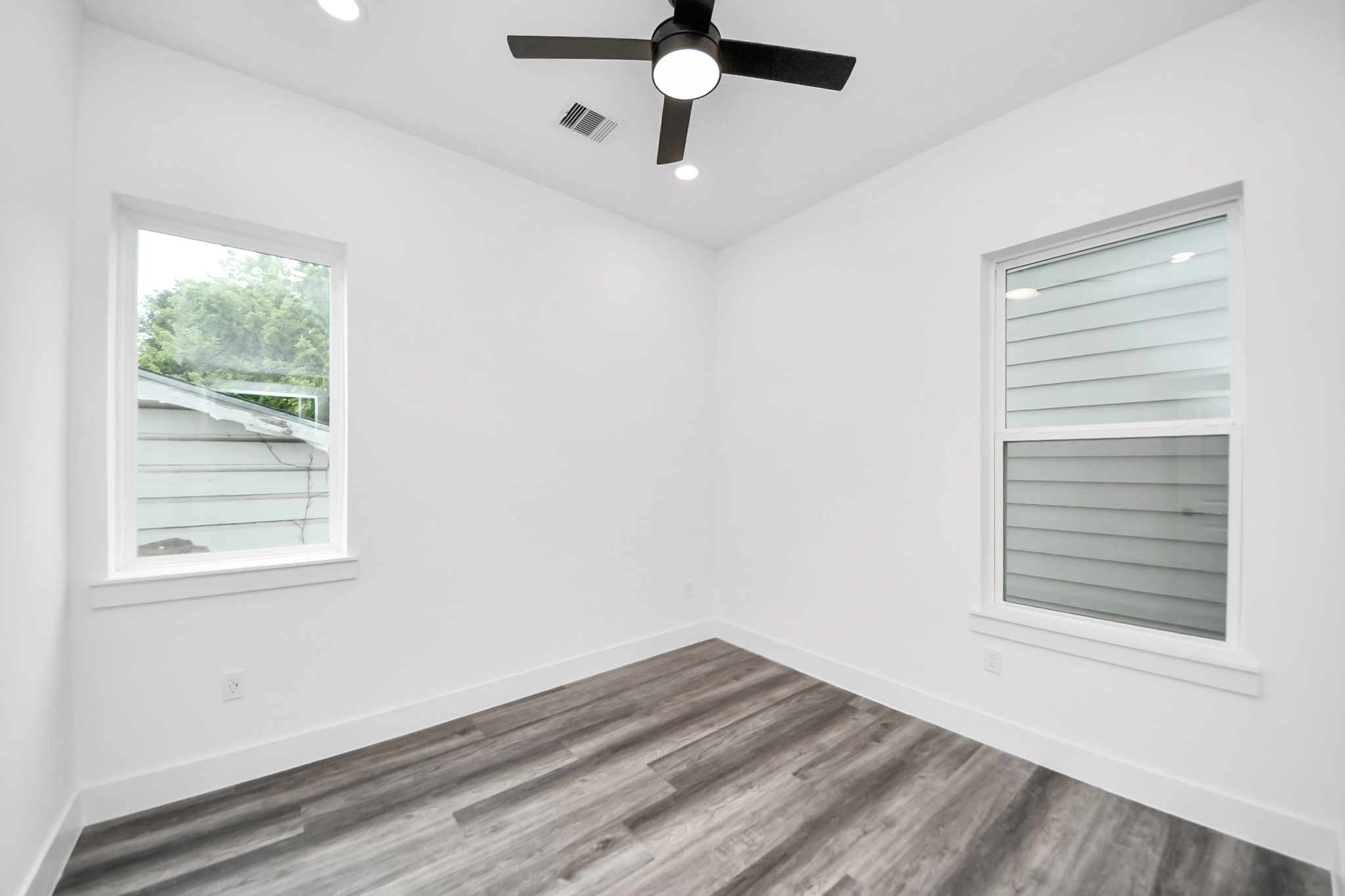 2709 Dennis St – Photo 24