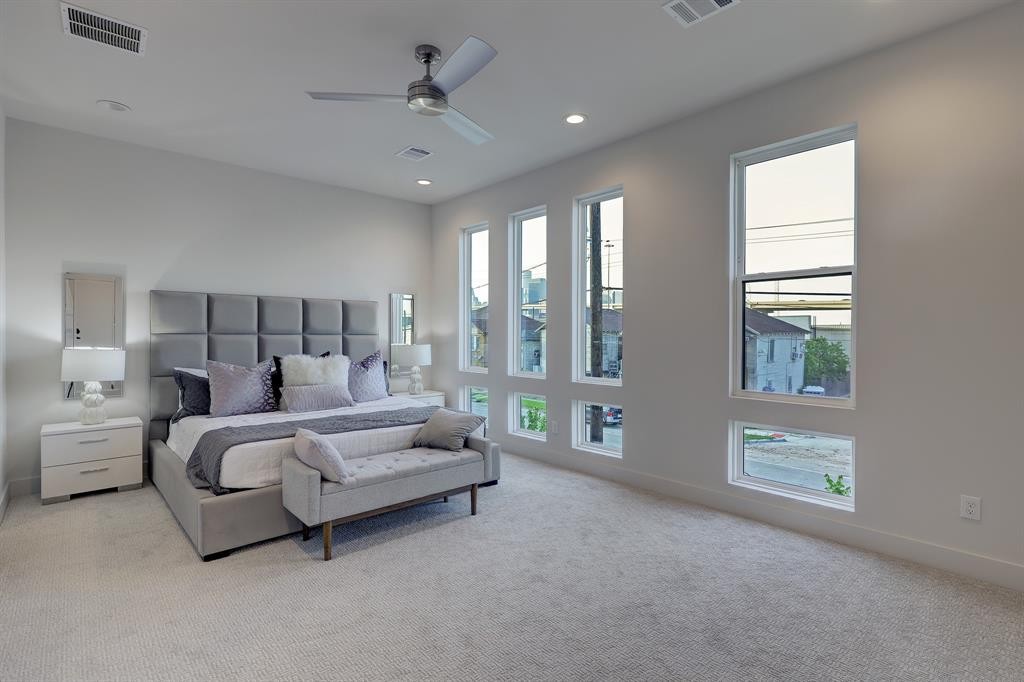 2408 Gray St – Primary Bedroom