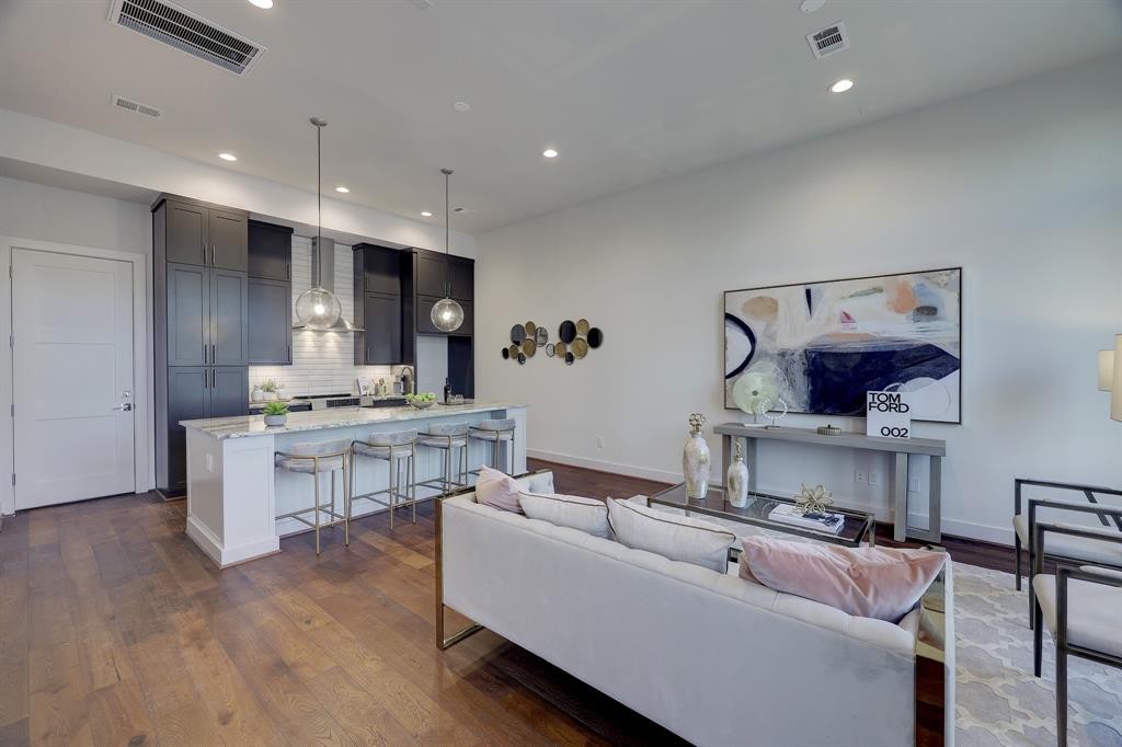 2408 Gray St – Kitchen & Living