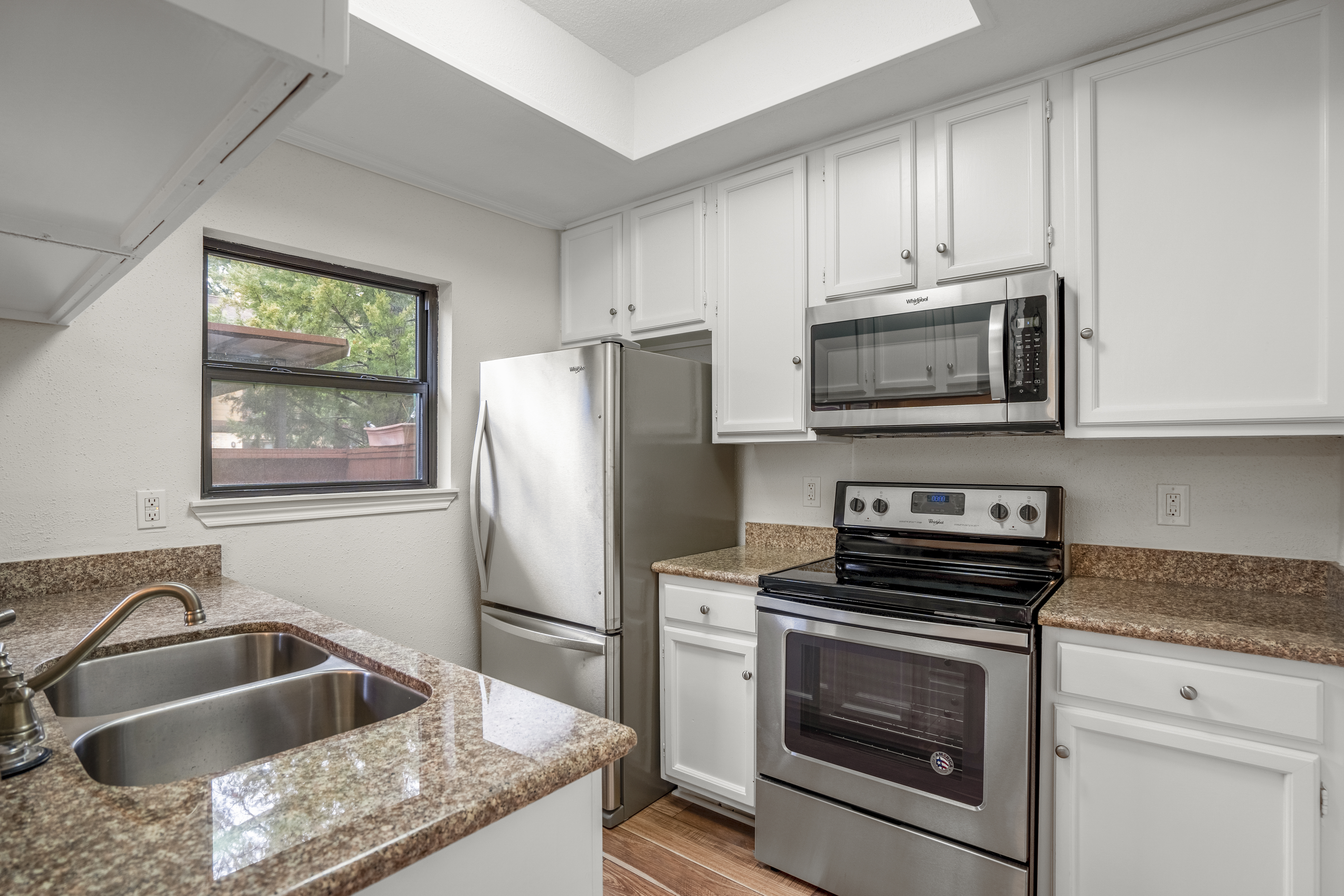 11711 Memorial Dr – Room 5