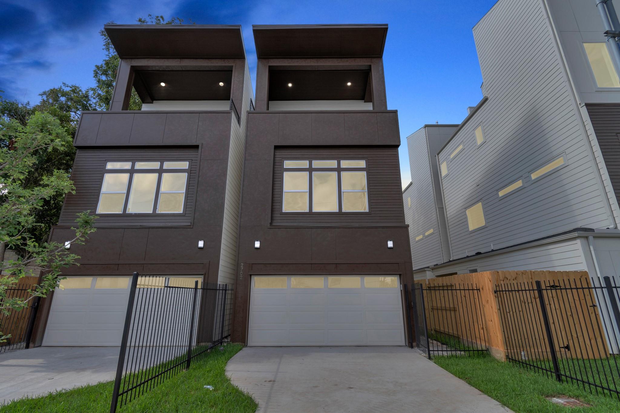 2702 Tuam St – Front Night View