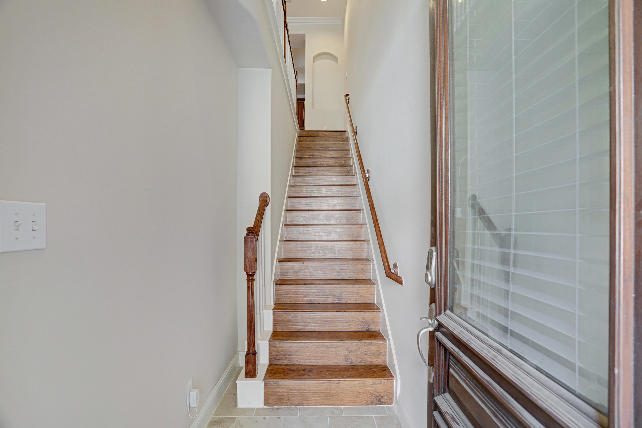 21 Versante Court – Entry